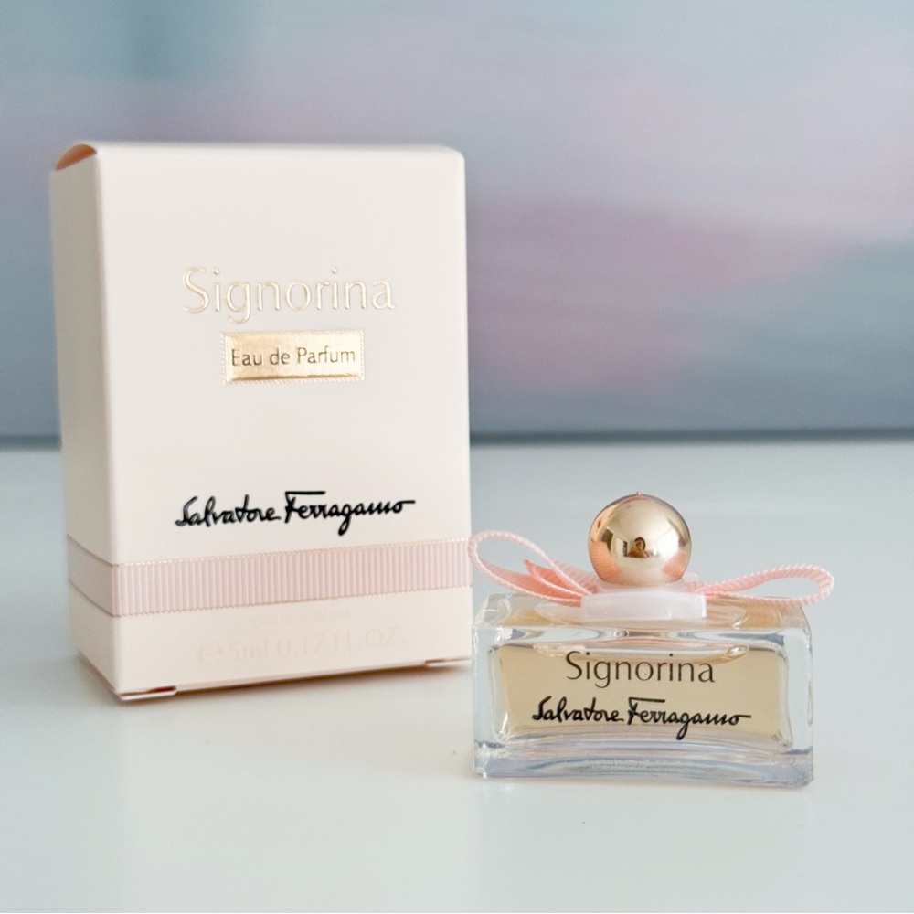 Salvatore Ferragamo Signorina Perfume Miniature 5ML New in Box